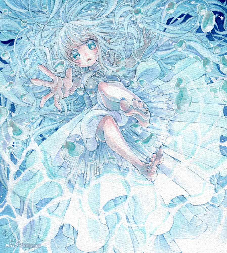 深く、溶けて、ゆく。<br><br>2021.7.16│オリジナル│アナログ<br>(アクリルガッシュメイン、一部透明水彩/ファブリアーノアルティスティコエキストラホワイト) 清水実羽によるアクリルガッシュを用いた青い海に沈む気持ちを描いた女の子のオリジナルイラスト。