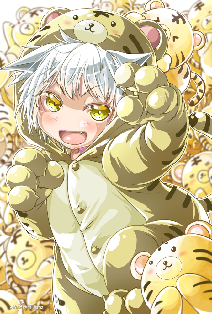 お年玉くれないとイタズラしちゃうぞ〜!お年賀イラスト。<br><br>2022.1.4|オリジナル|デジタル<br>アニメ塗り作品。 清水実羽による虎の着ぐるみを着た猫耳少年を描いたオリジナルイラスト。